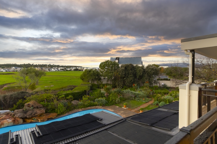 5 Bedroom Property for Sale in De Wijnlanden Residential Estate Western Cape